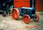 Fordson mit Anhängepflug96